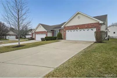 83 Foxgate Court, Saint Peters, MO 63376 - Photo 2
