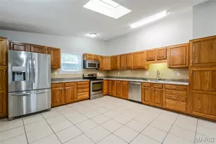 9457 Harold Dr, Saint Louis, MO 63134 - Photo 6