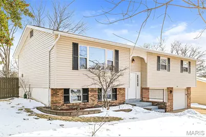 618 Lime Rock Drive, Saint Charles, MO 63304 - Photo 2