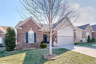 935 Ridgepointe Pl Cir, Lake Saint Louis, MO 63367 - Photo 2