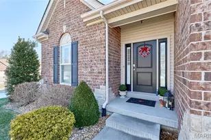 935 Ridgepointe Pl Cir, Lake Saint Louis, MO 63367 - Photo 4