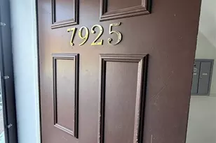 7925 Royal Arms Ct, Saint Louis, MO 63123 - Photo 2