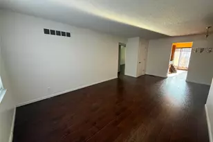 7925 Royal Arms Ct, Saint Louis, MO 63123 - Photo 4