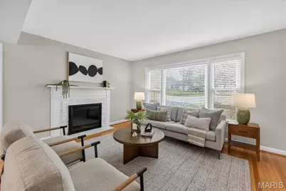 954 Rochdale Drive, Kirkwood, MO 63122 - Photo 2