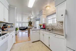 11941 Autumn Trace Ct, Maryland Heights, MO 63043 - Photo 18