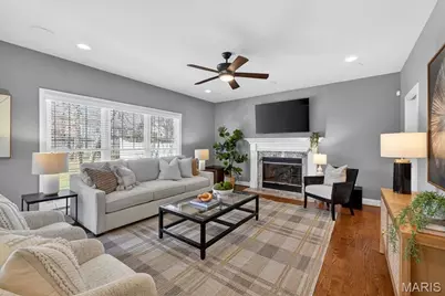 1025 Barry Court, Kirkwood, MO 63122 - Photo 12