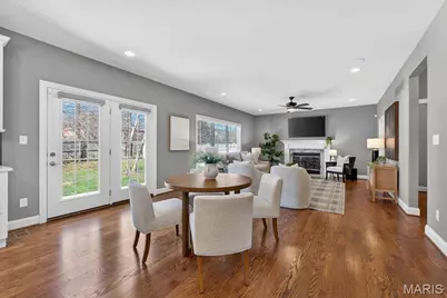 1025 Barry Court, Kirkwood, MO 63122 - Photo 10