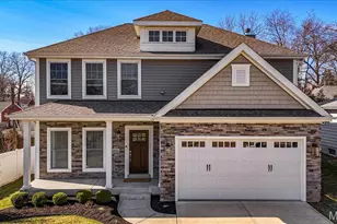 1025 Barry Ct, Kirkwood, MO 63122 - Photo 2