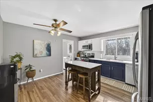 7028 Chalkstone Rd, Oakville, MO 63129 - Photo 12