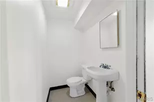 2437 Pinehurst Dr, Saint Louis, MO 63114 - Photo 28