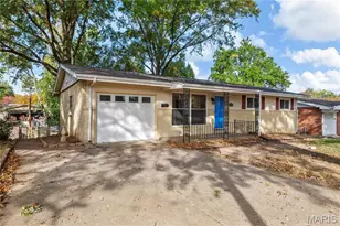 2437 Pinehurst Dr, Saint Louis, MO 63114 - Photo 2