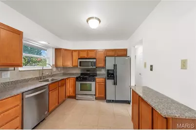 2437 Pinehurst Drive, Saint Louis, MO 63114 - Photo 14