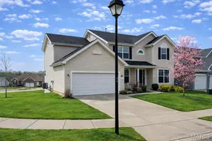 169 Hidden Bluffs Dr, Lake Saint Louis, MO 63367 - Photo 2