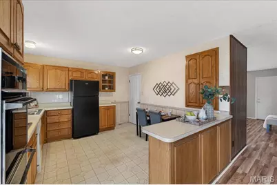 4046 Del Lago Drive, Florissant, MO 63034 - Photo 12