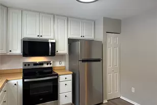 420 Chapel Ridge Dr, Hazelwood, MO 63042 - Photo 6