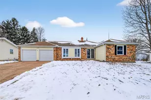 5881 Sir Edward Ln, Florissant, MO 63033 - Photo 46