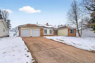 5881 Sir Edward Ln, Florissant, MO 63033 - Photo 44