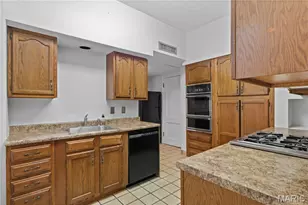 709 S Skinker Blvd, Saint Louis, MO 63105 - Photo 10