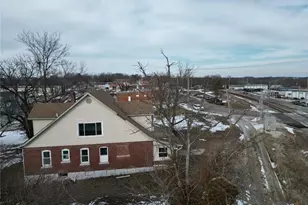 325 Iris Ct, Saint Clair, MO 63077 - Photo 2