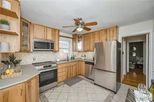 872 Queen Anne Pl, Glendale, MO 63122 - Photo 12