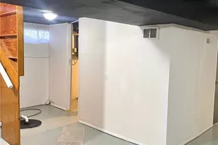 9418 Pattonwood Dr, Jennings, MO 63136 - Photo 28