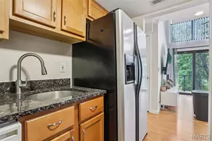 1045 Mersey Bend Dr, Saint Louis, MO 63129 - Photo 12