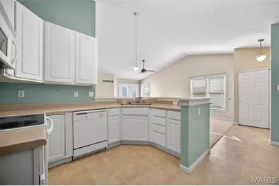 214 Maryland Drive #26B, O'Fallon, MO 63366 - Photo 4