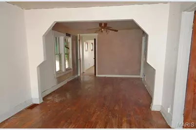 3505 East Place, Saint Louis, MO 63121 - Photo 2