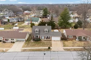 279 Aspen Village Dr, Ballwin, MO 63021 - Photo 4