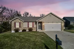 360 Rockport Dr, Troy, MO 63379 - Photo 2
