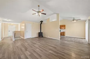 1203 Advance Dr, Florissant, MO 63031 - Photo 10