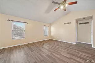 1203 Advance Dr, Florissant, MO 63031 - Photo 12