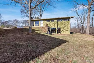 1039 Coffey Ct, Saint Louis, MO 63126 - Photo 4