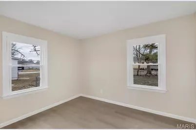11218 Saint Shawn Lane, Saint Ann, MO 63074 - Photo 18
