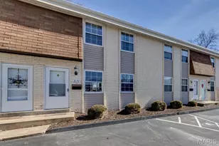 815 Wendevy Ct, Ballwin, MO 63011 - Photo 2