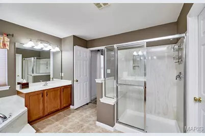 4049 Portland Ridge Drive, Florissant, MO 63034 - Photo 22