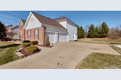 4049 Portland Ridge Drive, Florissant, MO 63034 - Photo 2