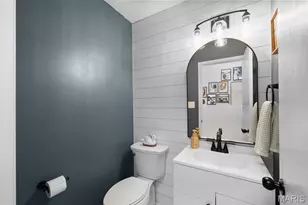 2042 Kentmore Ln, Chesterfield, MO 63017 - Photo 6
