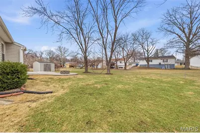 11950 Meadow Grove Court, Maryland Heights, MO 63043 - Photo 10