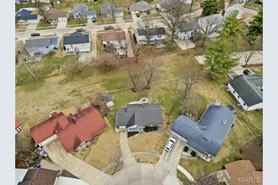 11950 Meadow Grove Court, Maryland Heights, MO 63043 - Photo 2