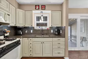 1812 Debbie Dr, High Ridge, MO 63049 - Photo 8