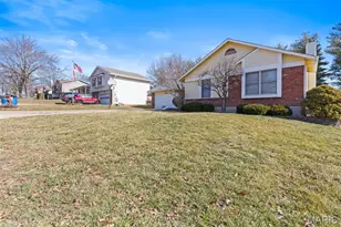 2876 Danube Way, Saint Charles, MO 63301 - Photo 2