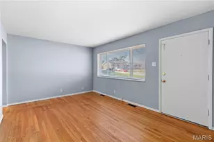 416 S Cadillac Dr, Saint Charles, MO 63301 - Photo 2