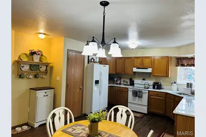 305 S Vandervoot Street, Desloge, MO 63601 - Photo 6