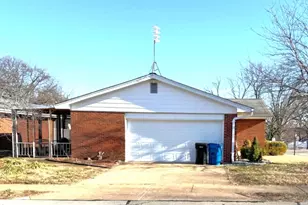 4409 Fatima Dr, Affton, MO 63123 - Photo 2