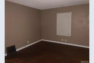 6717 Thurston Avenue, Saint Louis, MO 63134 - Photo 8