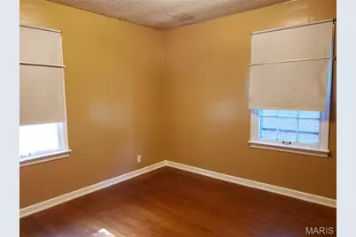 6717 Thurston Avenue, Saint Louis, MO 63134 - Photo 2