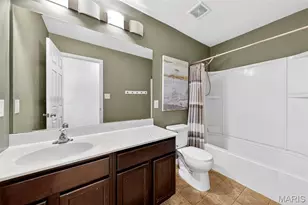 704 Julia Elizabeth Dr, Wentzville, MO 63385 - Photo 34