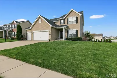704 Julia Elizabeth Drive, Wentzville, MO 63385 - Photo 2
