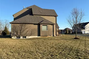 6107 Knights Table Ct, Saint Charles, MO 63304 - Photo 4